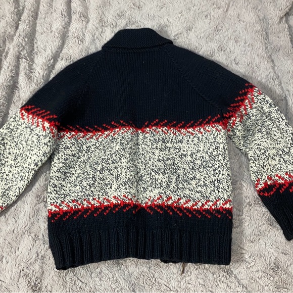 Cowichan hand knit lined zip up sweater - Picture 3 of 5